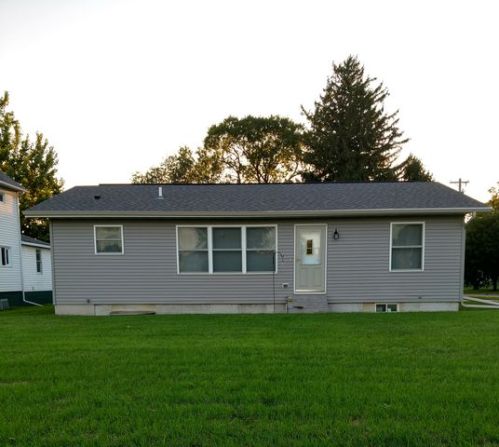 211 Spruce St, Lime City, IA 52778-9708