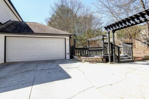 760 Guide Post Ln, Stone Mountain GA  30088-1942 exterior