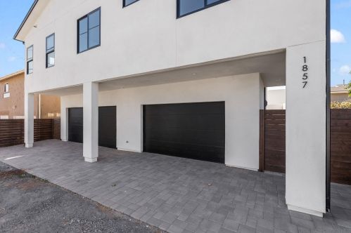 1855 Frankfort St, San Diego CA  92110-3514 exterior