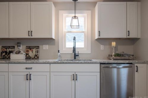 327 Burnham Hwy, Norwich CT  06351-3149 exterior