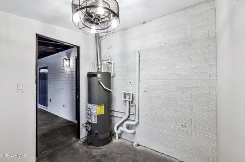 7142 12 St, Phoenix AZ 85022-3801 exterior