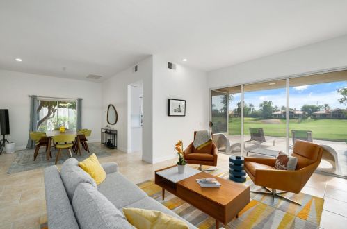 8 Oak Tree Dr, Rancho Mirage CA  92270-1612 exterior