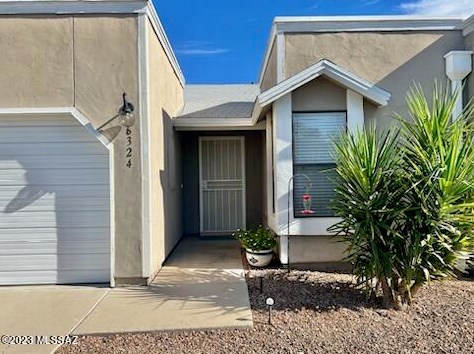 6324 Willowbrook Dr, Tucson, AZ 85704-3948
