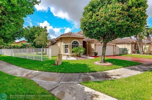 13670 50th Ct, Hollywood, FL 33027-5918