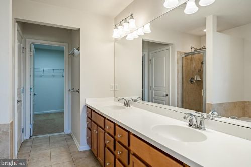 243 Caldwell Cir, Downingtown PA  19335-4927 exterior