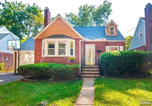 1664 Fairfield St, Teaneck NJ  07666-6341 exterior