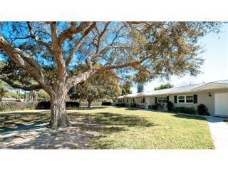 2507 Golf Course Dr, Sarasota, FL 34234-4903