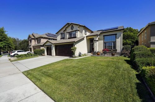 1520 Sunrise Dr, Gilroy, CA 95020-7773