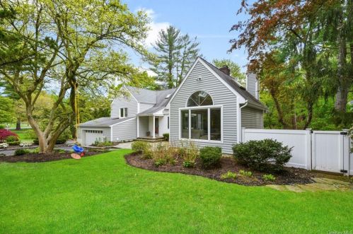 40 Hillandale Rd, Rye Brook NY  10573-1705 exterior