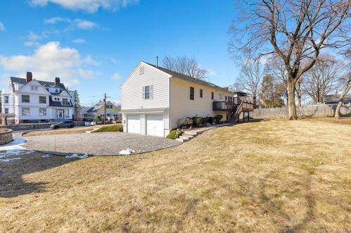 76 Cliff St, Ansonia, CT 06401-1622