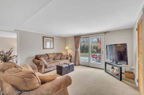 6 Wyoming Dr, Jackson Twp NJ  08527-1543 exterior
