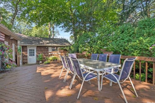 14 Corral Ln, Elwood NY  11731-3412 exterior