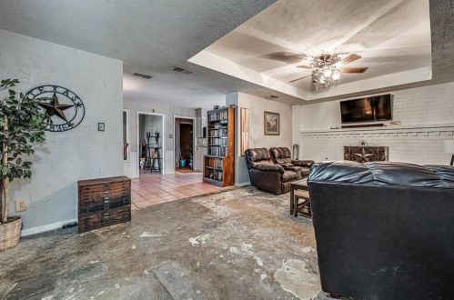 110 Chieftain Dr, Waxahachie TX  75165-1503 exterior