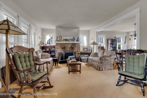 525 Laurel Ave, Tinton Falls, NJ 07711-1417
