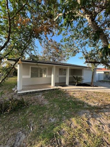 5345 Hardee St, Naples, FL 34113-7842
