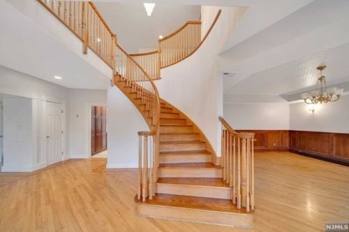60 Brookside Dr, Upper Saddle River NJ  07458-1931 exterior