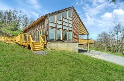 5 Peach Tree Ln, Warwick NY  10990-3133 exterior