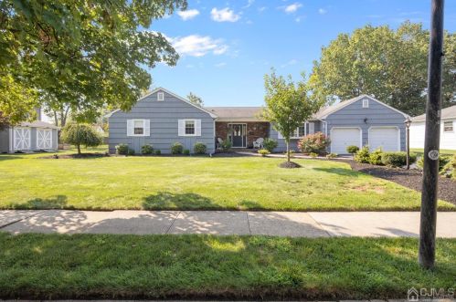 16 Academic Rd, East Brunswick, NJ 08816-3613