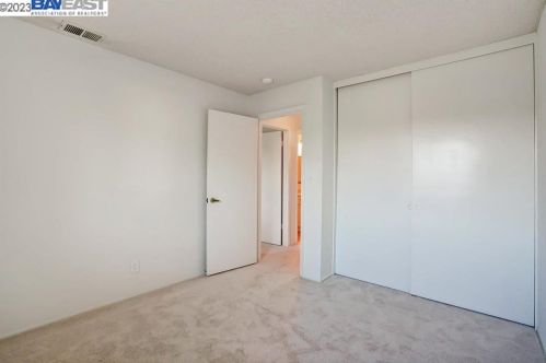 32824 Oakdale Ct, Union City CA  94587-5426 exterior