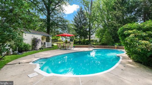 504 Hill Ave, Langhorne PA  19047-3949 exterior