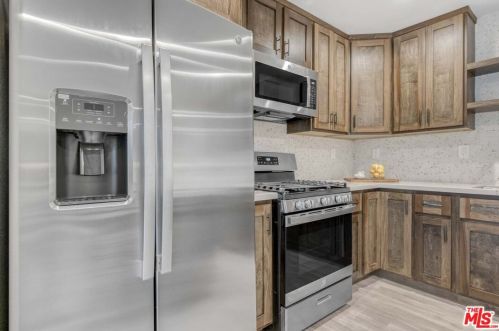 11512 La Maida St, North Hollywood CA  91601-4323 exterior