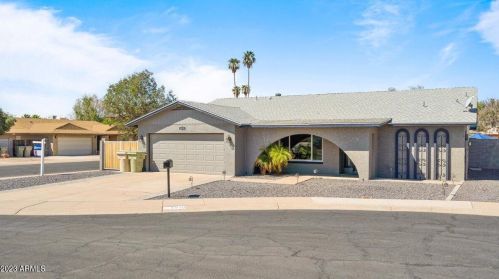 4930 Saguaro Dr, Glendale, AZ 85304-4339