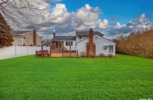 4 Flint Ln, Muttontown NY  11753-2611 exterior