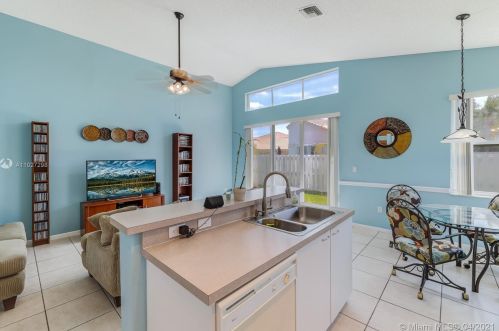 15726 16 Ct, Hollywood FL 33026-0509 exterior