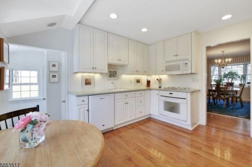 350 Lafayette Ave, Chatham Township NJ  07928-1652 exterior