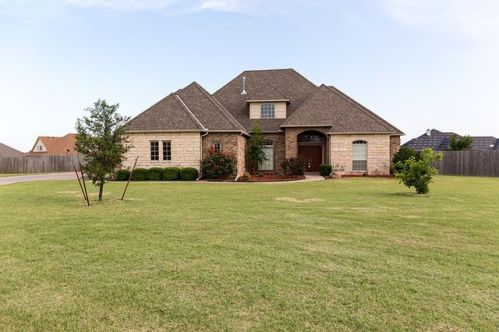 41 Sandy Trail Ln, Lawton, OK 73505-9557