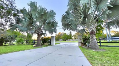 9933 Albyar Ave, Riverview, FL 33578-5021