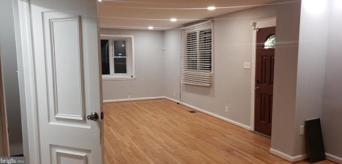 850 Longshore Ave, Philadelphia PA  19111-4423 exterior