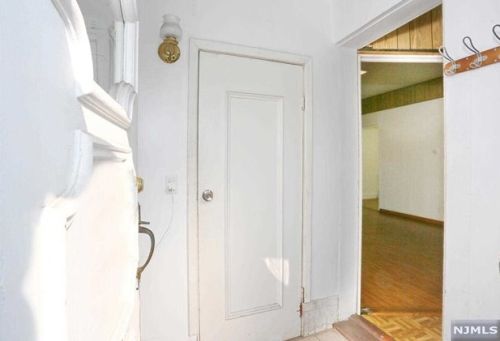 245 Homestead Ave, Palisades Park, NJ 07650-3031