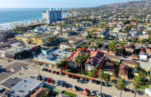 826 Emerald St, San Diego, CA 92109-2740