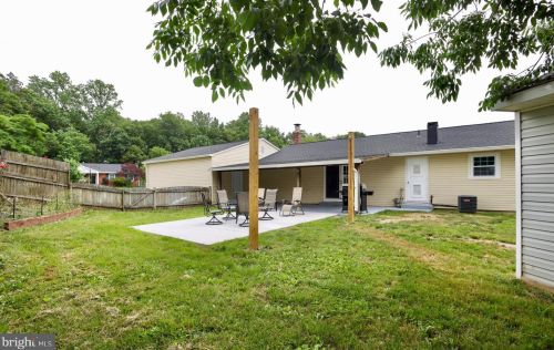 15108 Costa Dr, Woodbridge VA  22193-1647 exterior