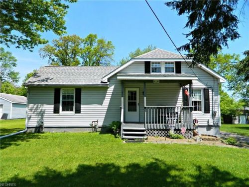 6361 Morningside Dr, Hubbard, OH 44425-1950