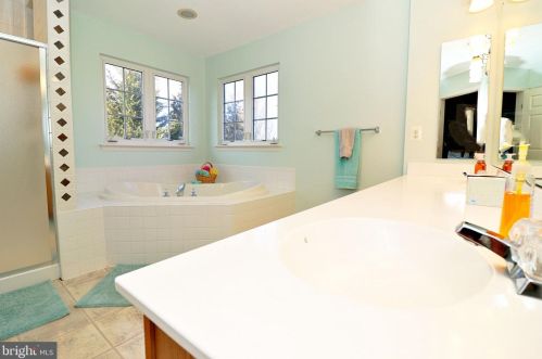 164 Pebble Beach Dr, Charles Town WV  25414-4074 exterior