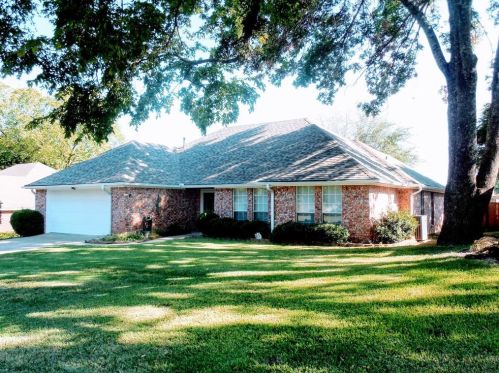 2510 Holiday St, Denison, TX 75020-3665