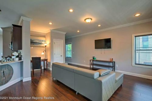 50 Miller St, Monmouth Hills, NJ 07732-1788
