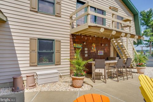 1163 Denneys Rd, Dover DE  19904-4946 exterior