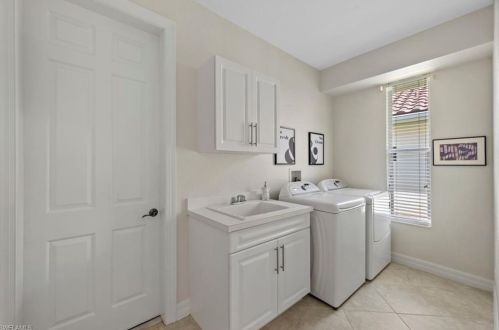 2862 Lone Pine Ln, Naples, FL 34119-9763