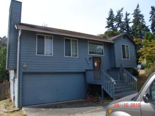 1073 Lombard Ct, Bremerton, WA 98311-8741
