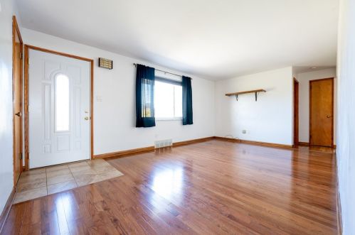 5212 Center Dr, Latrobe, PA 15650-5204