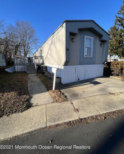 45 Bayshore Mobile Mnr, Hazlet, NJ 07730-4130