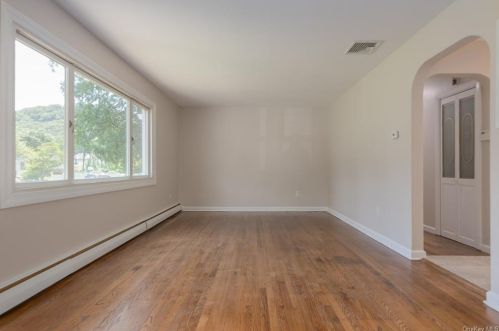 21 Stanley Rd, Garnerville NY  10923-1504 exterior