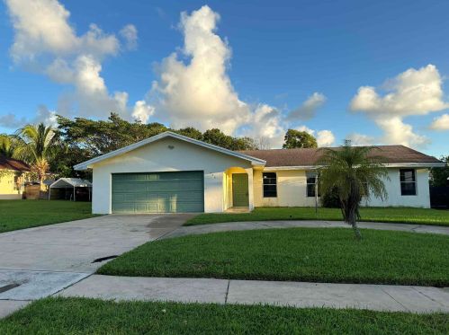 906 13th Ave, Boynton Beach, FL 33426-2947