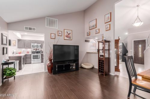 5444 Riviera Dr, Glendale AZ  85304-2422 exterior