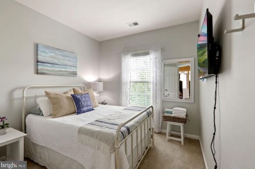 2355 Merseyside Dr, Woodbridge VA  22191-6568 exterior
