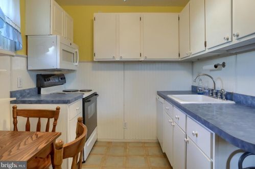 337 Perry St, West Enola PA  17025-2538 exterior
