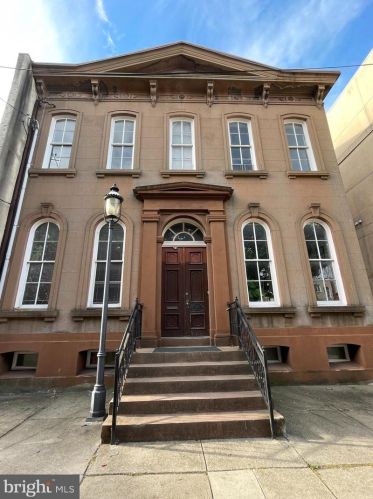 318 Bainbridge St, Philadelphia PA  19147-1544 exterior